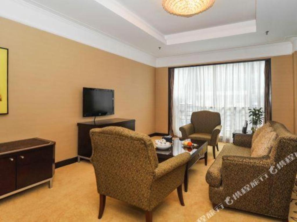 Qingdao Blue Horizon Hotel Laoshan Exterior photo