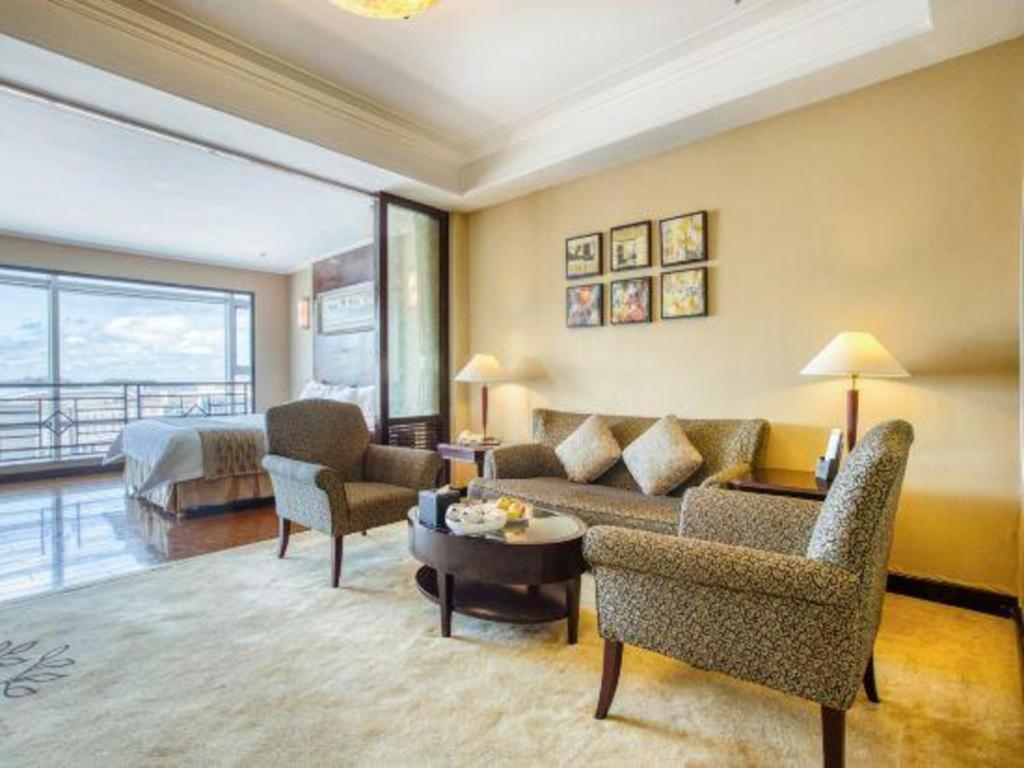 Qingdao Blue Horizon Hotel Laoshan Exterior photo