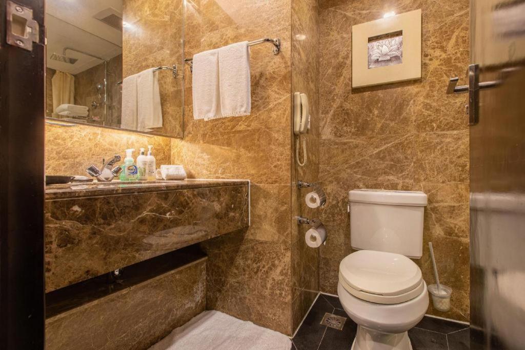 Qingdao Blue Horizon Hotel Laoshan Exterior photo