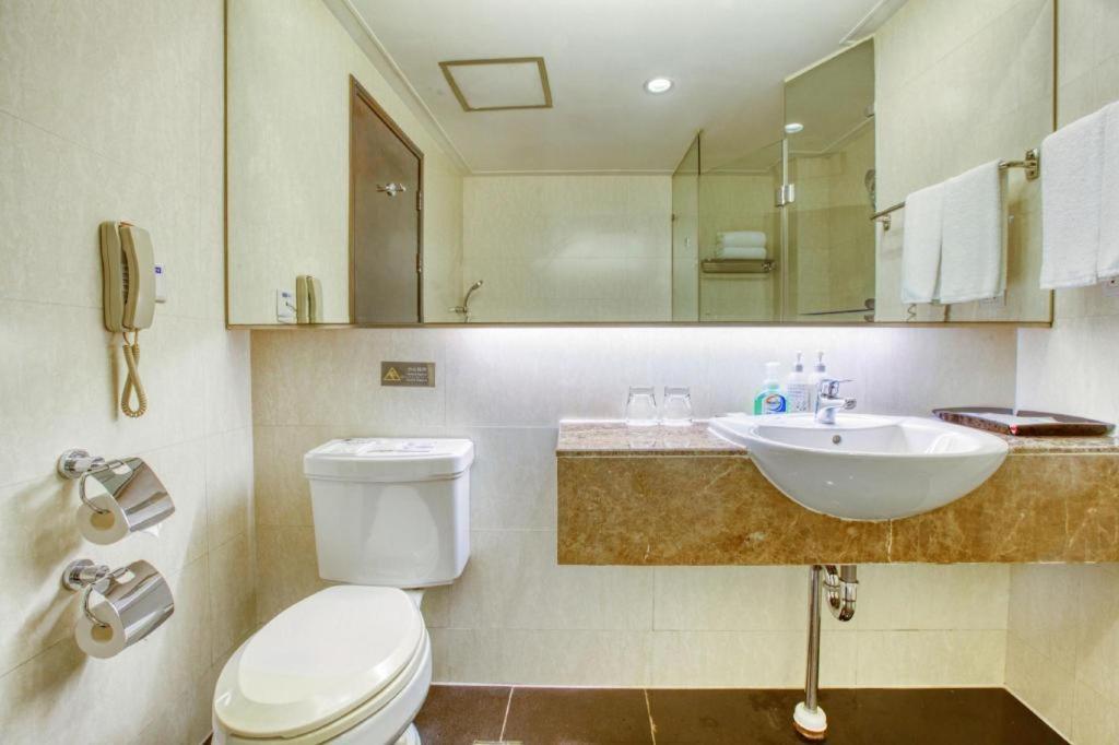 Qingdao Blue Horizon Hotel Laoshan Exterior photo